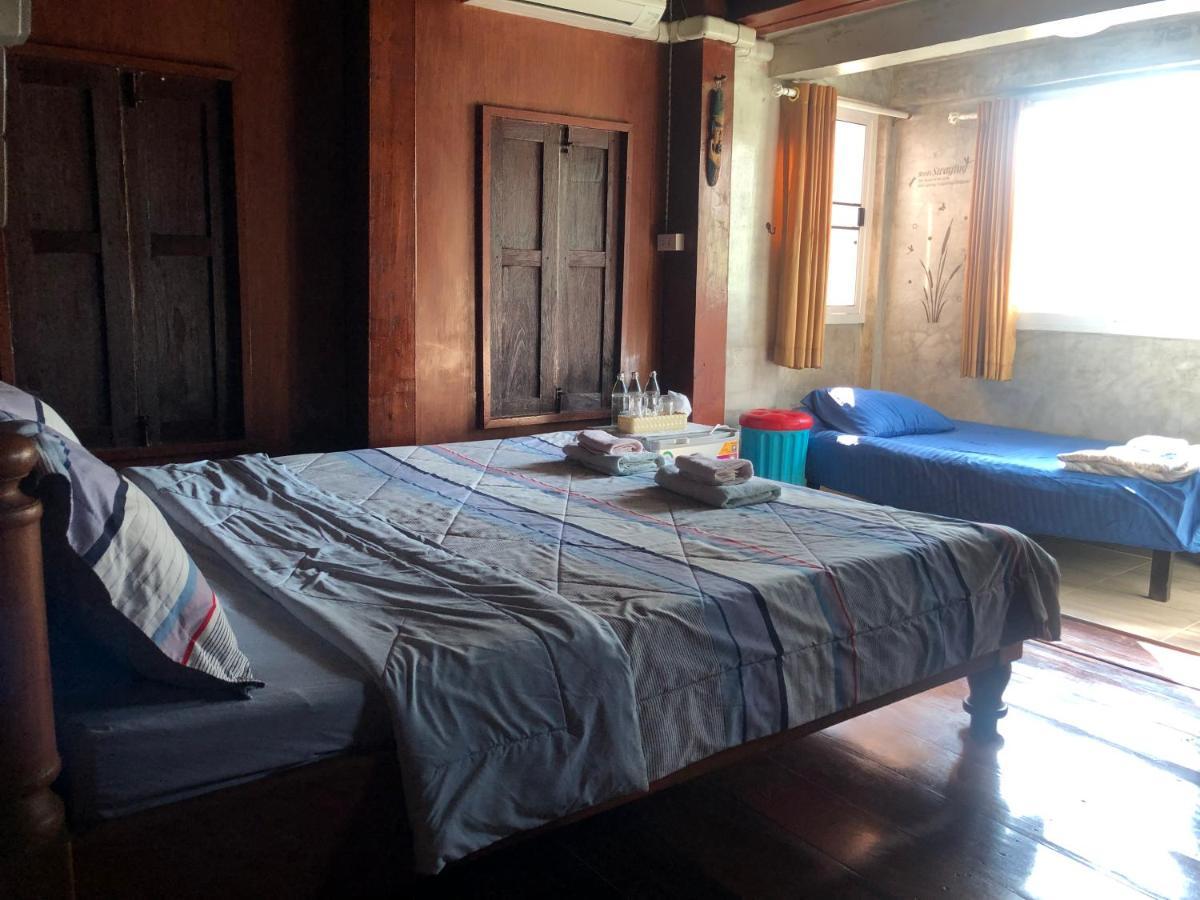 Solarcell Walking Street Homestay - โซล่าเซลล์ถนนคนเดินโฮมสเตย์ Ban Nong Nam Khan المظهر الخارجي الصورة