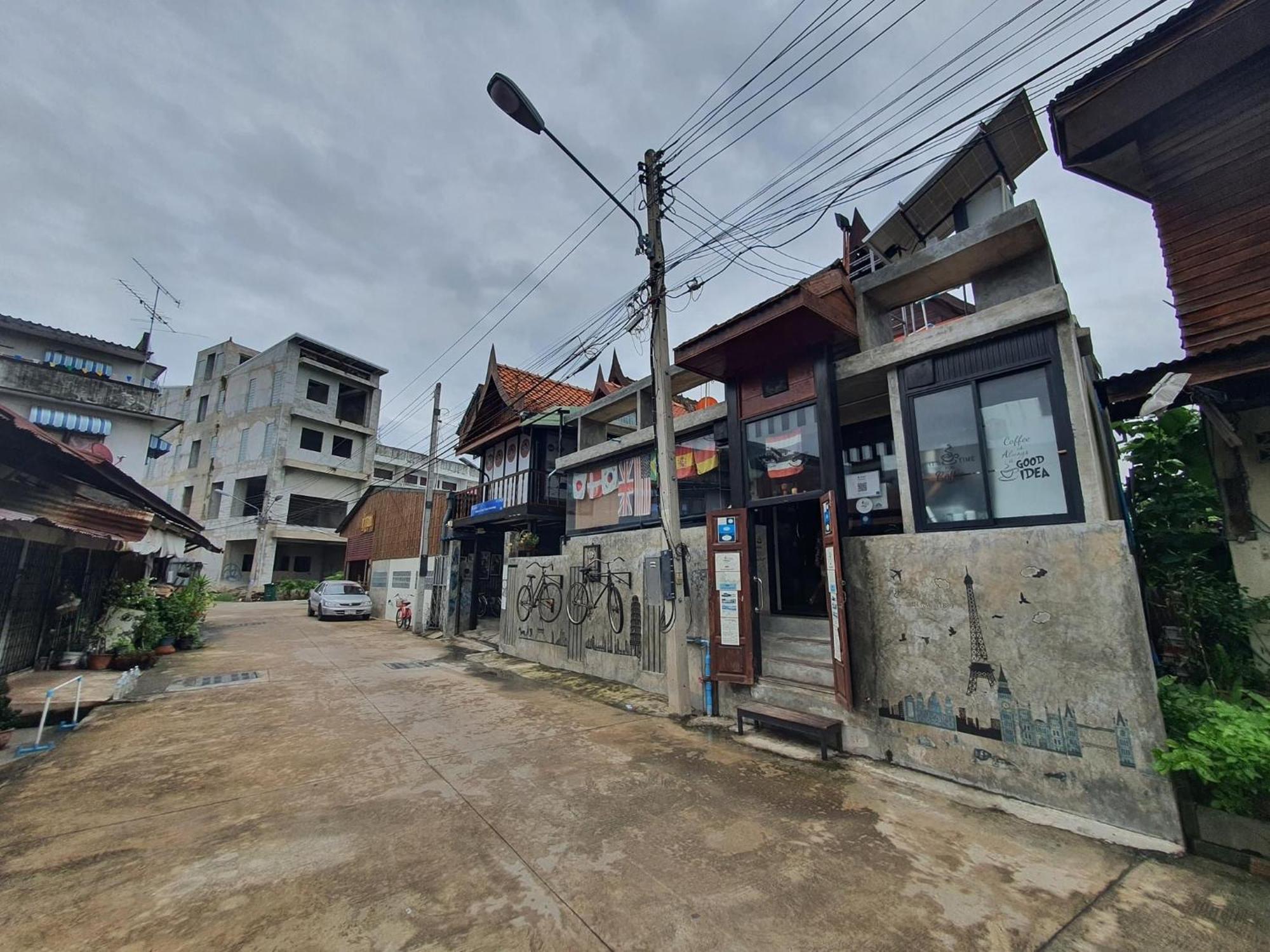 Solarcell Walking Street Homestay - โซล่าเซลล์ถนนคนเดินโฮมสเตย์ Ban Nong Nam Khan المظهر الخارجي الصورة
