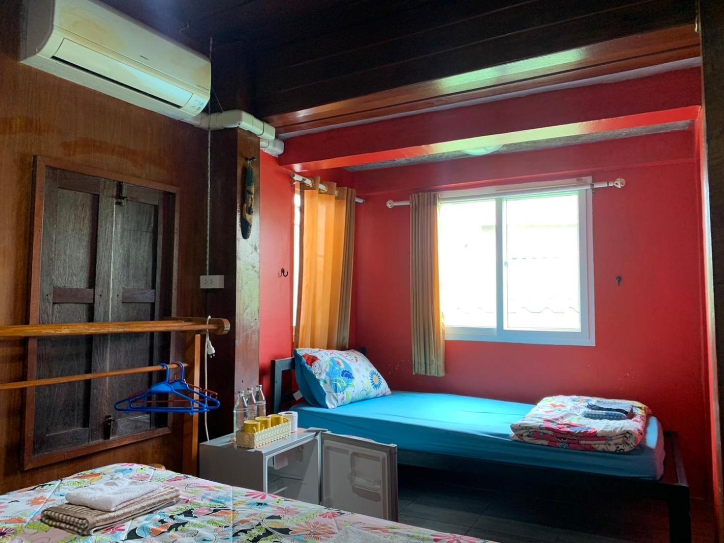 Solarcell Walking Street Homestay - โซล่าเซลล์ถนนคนเดินโฮมสเตย์ Ban Nong Nam Khan المظهر الخارجي الصورة
